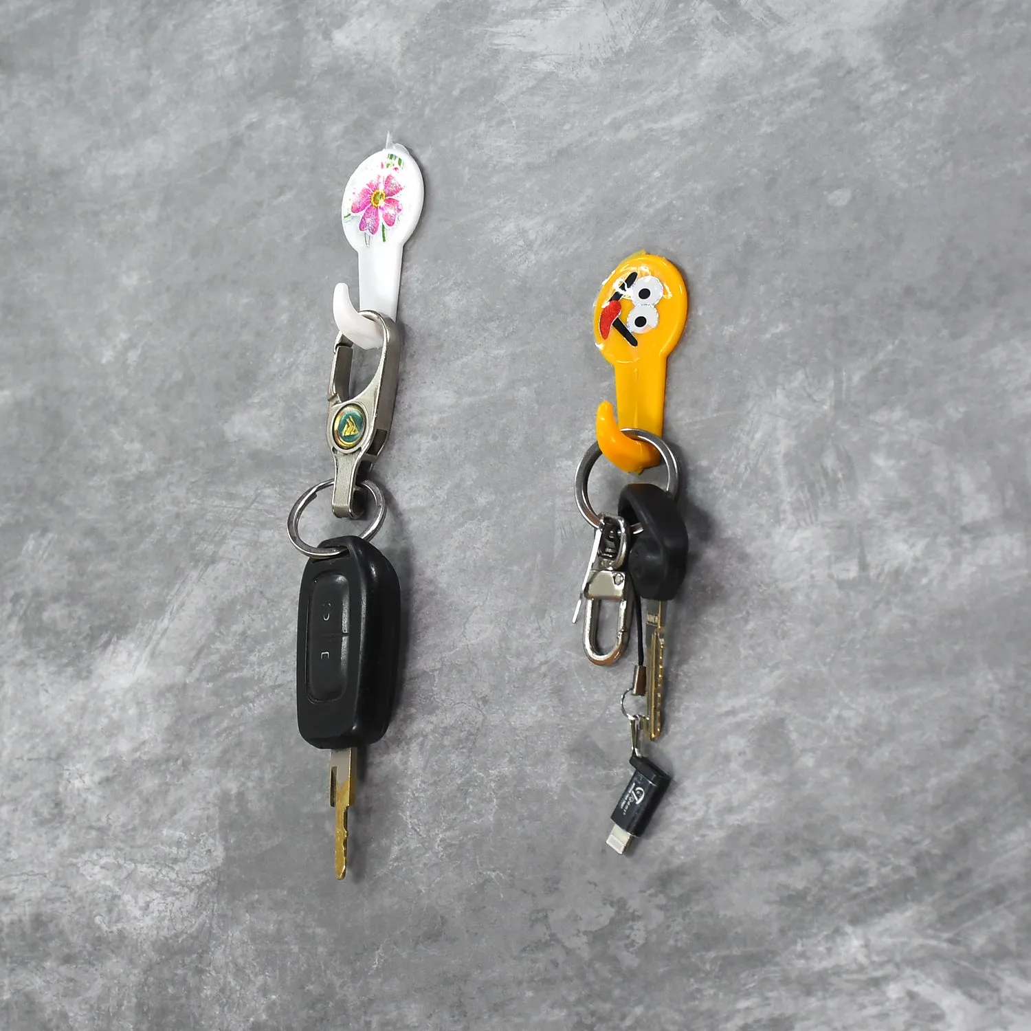 4984 4 PC ADHESIVE HOOK FOR HOLDING STUFFS,KEY AND OTHER ITEMS