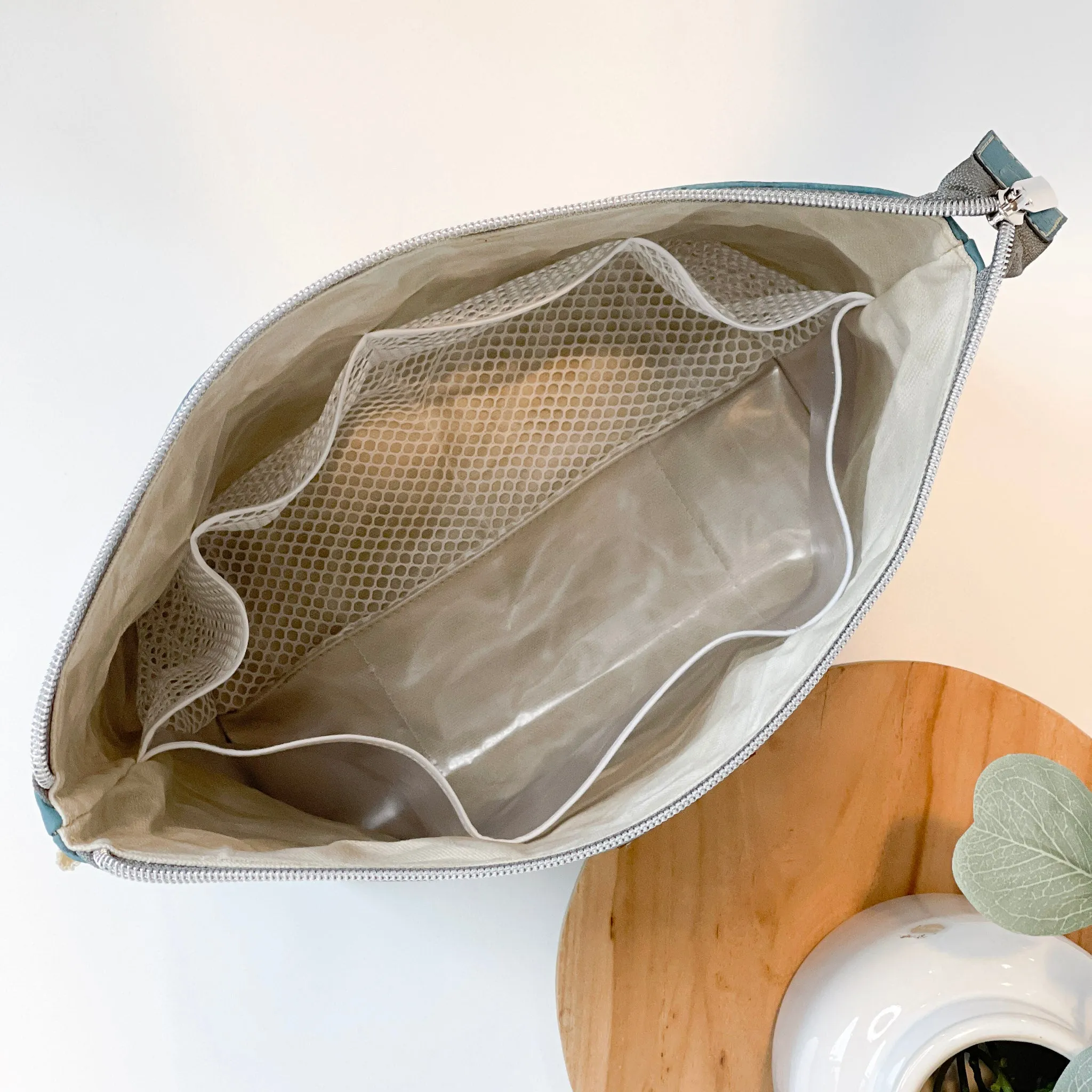 ADVENTURER cosmetics bag | AQUAMARINE
