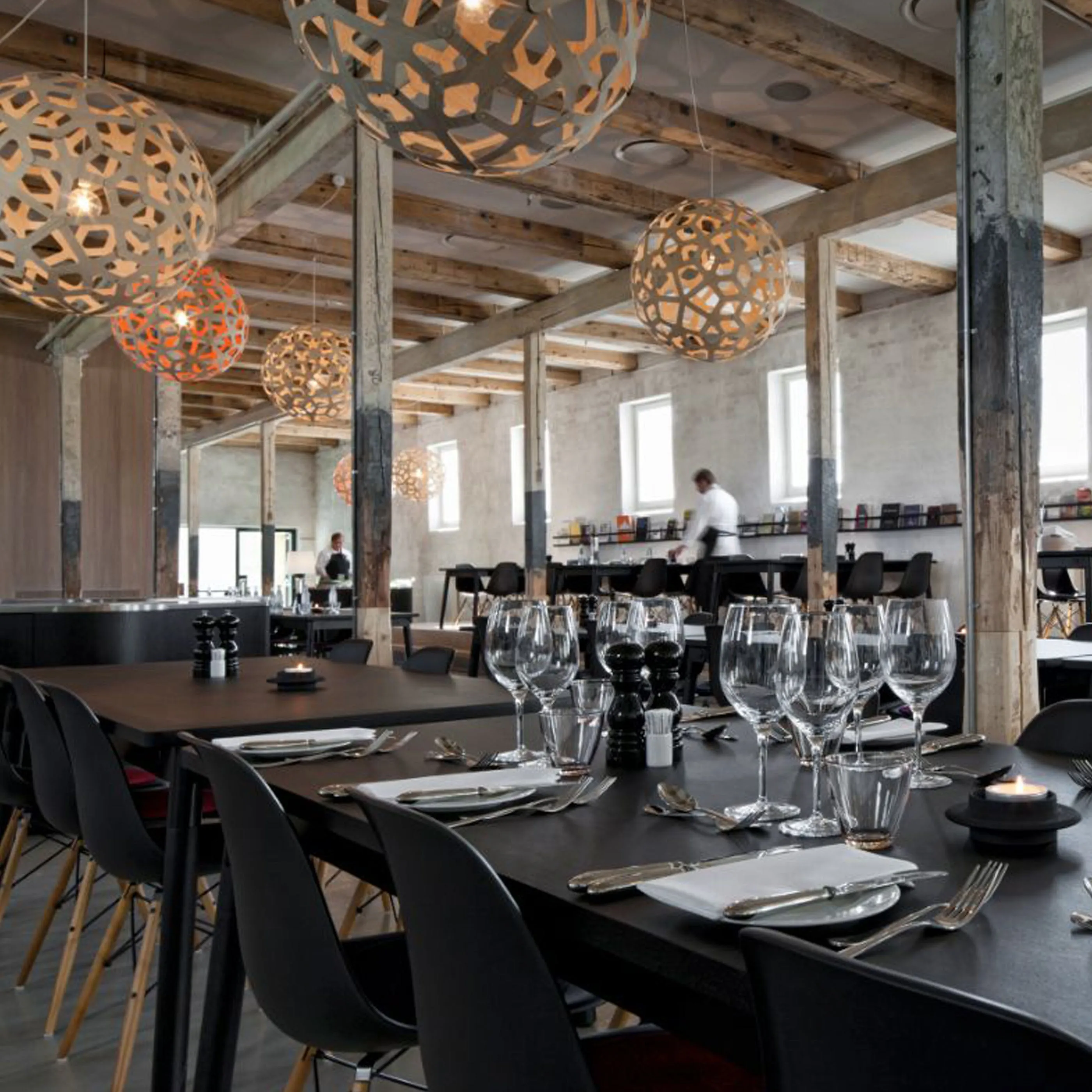 Coral Pendant Light: Extra Small