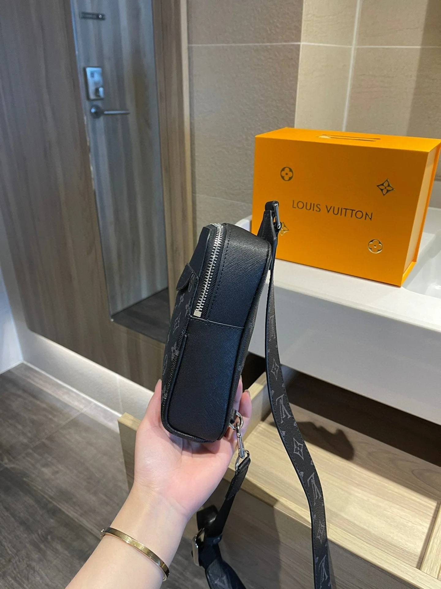 Designer Handbags LN 484