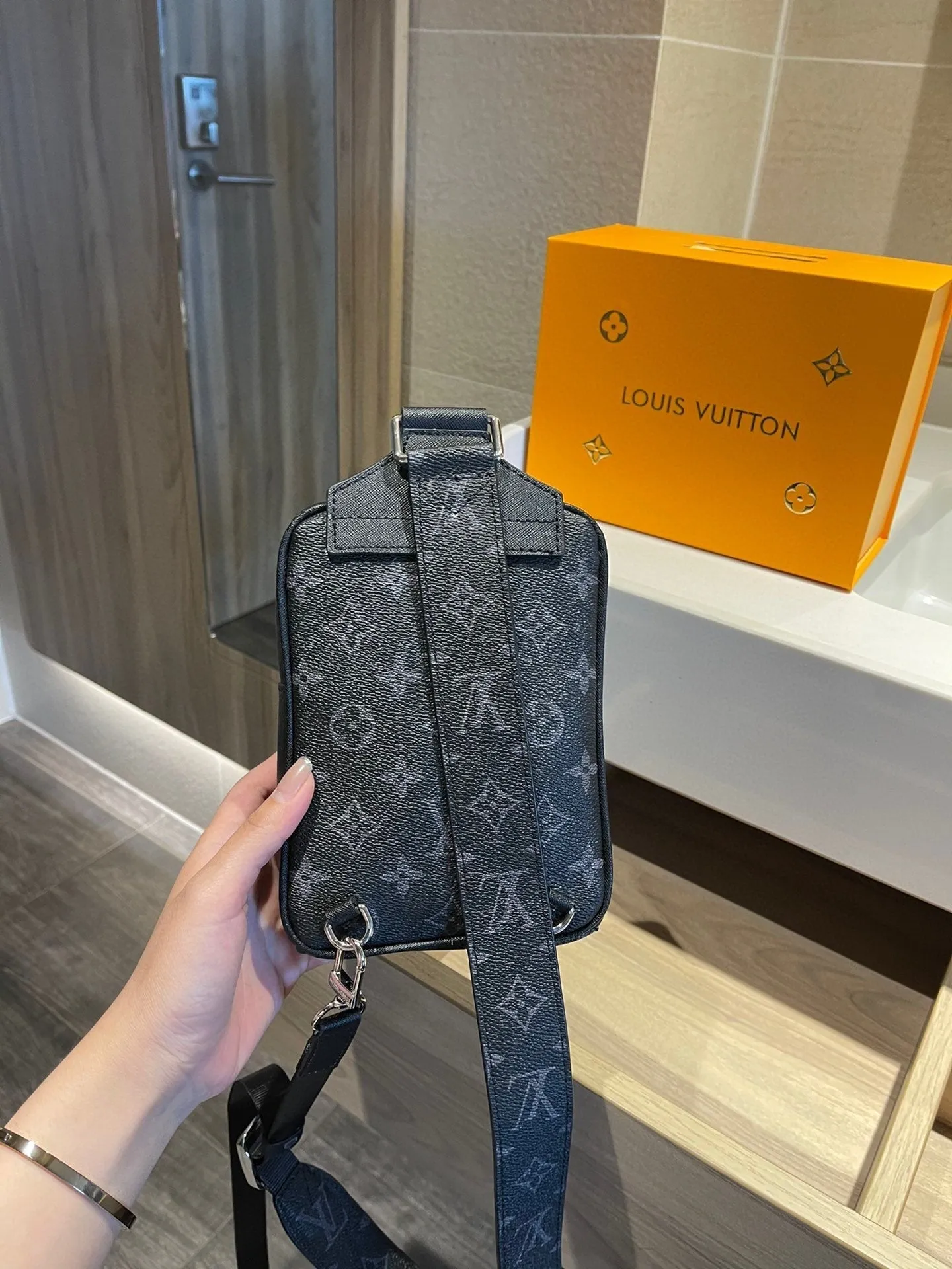 Designer Handbags LN 484