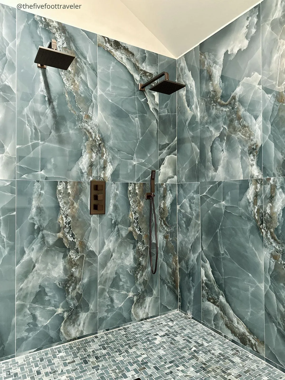 Emporio Green Onyx Large-Format Porcelain Tile 24x48