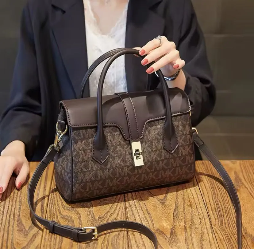 Fashion Classic Women's Bag Shoulder Bag  519425