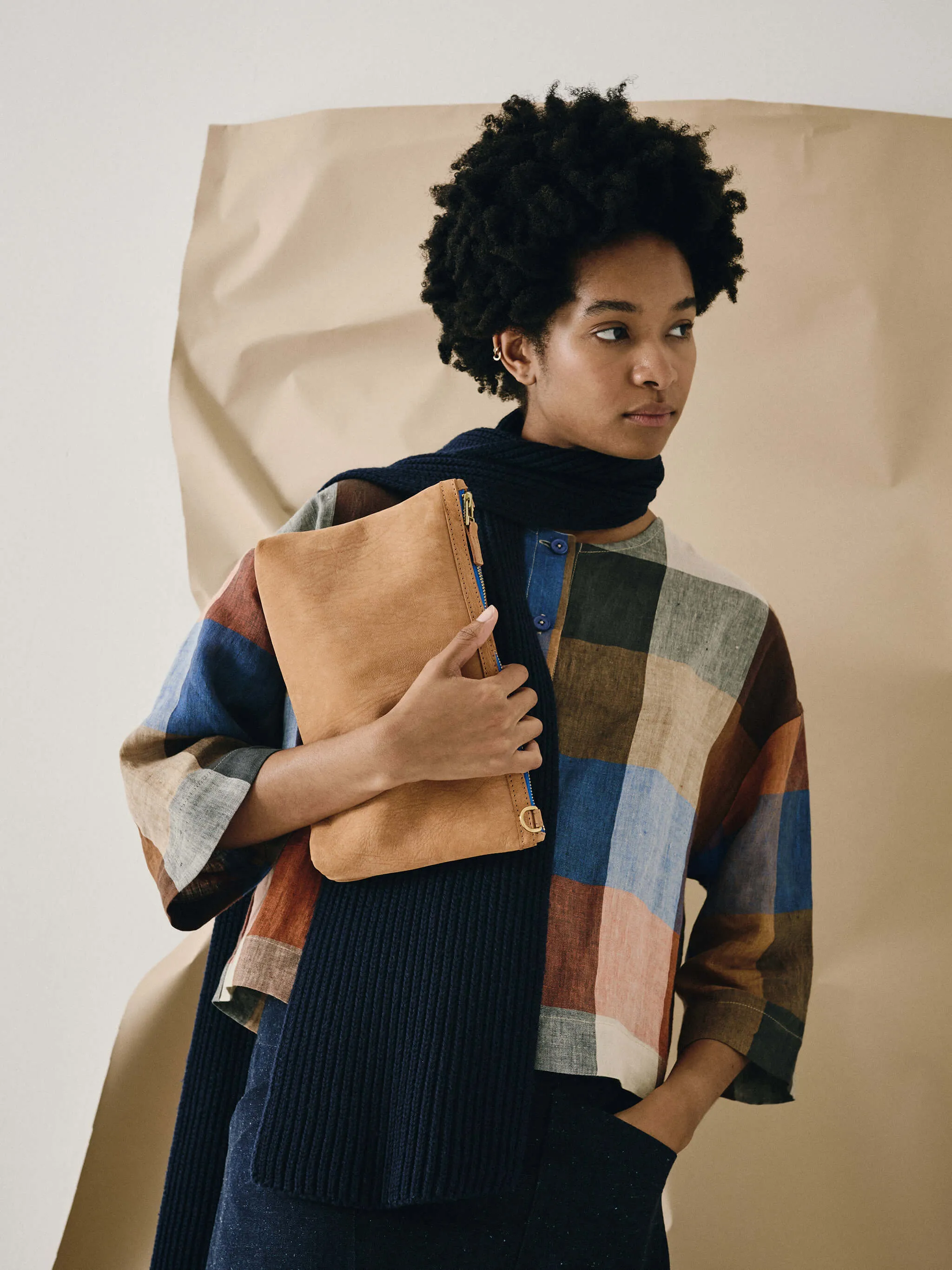 Peter Crossbody Bag in Nubuck - Cinnamon/Cerulean Blue