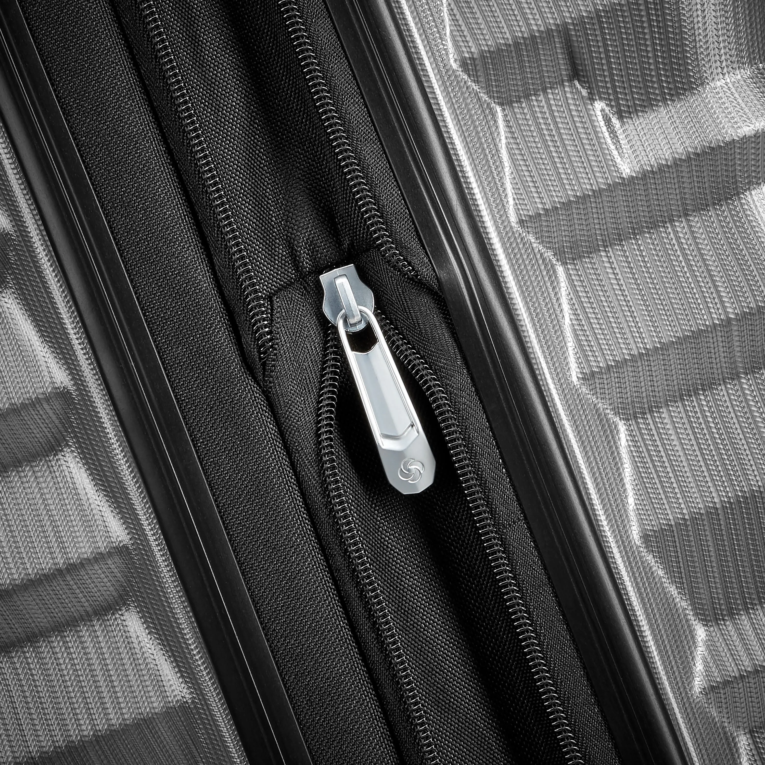 Samsonite Ziplite 4.0 Spinner Carry-On