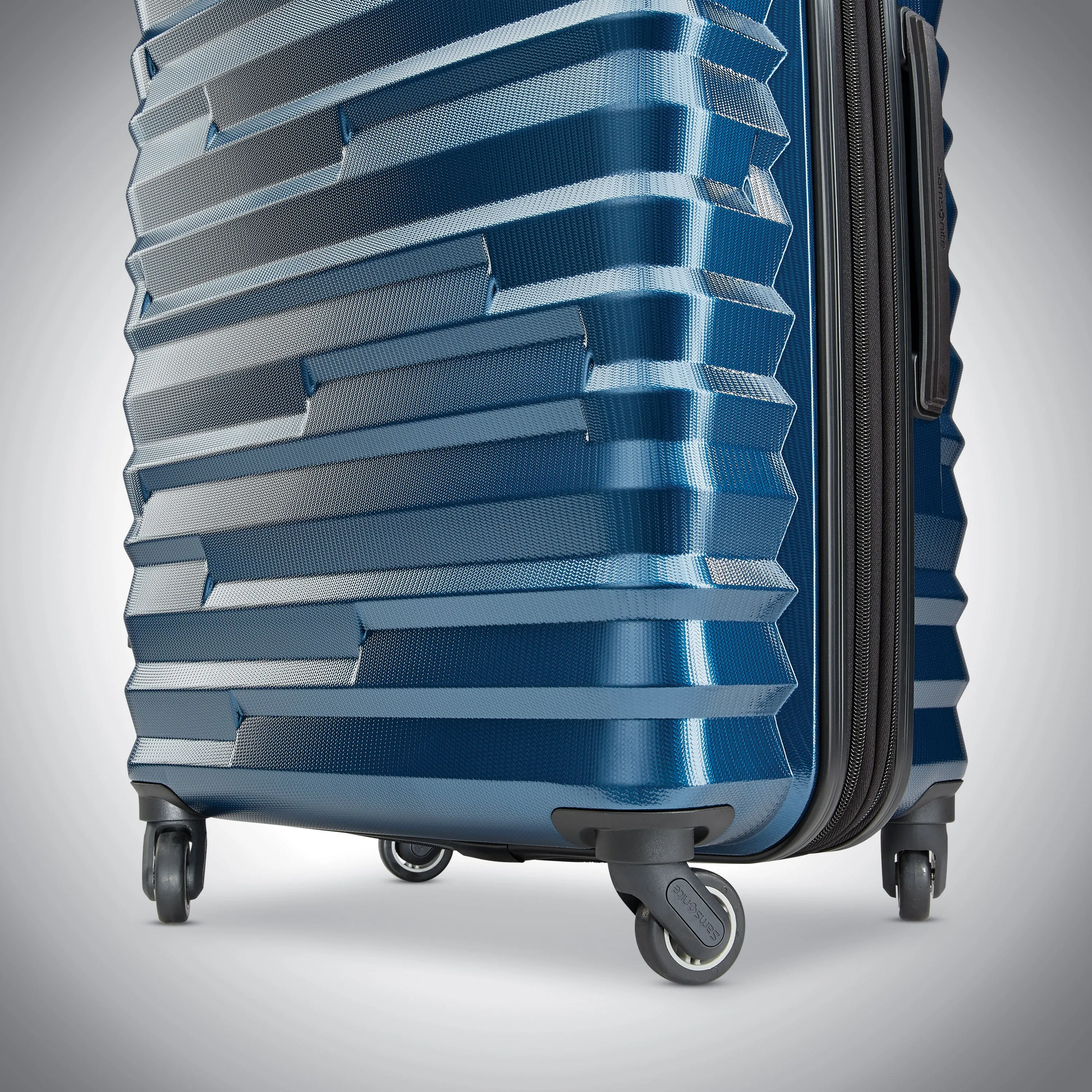 Samsonite Ziplite 4.0 Spinner Carry-On
