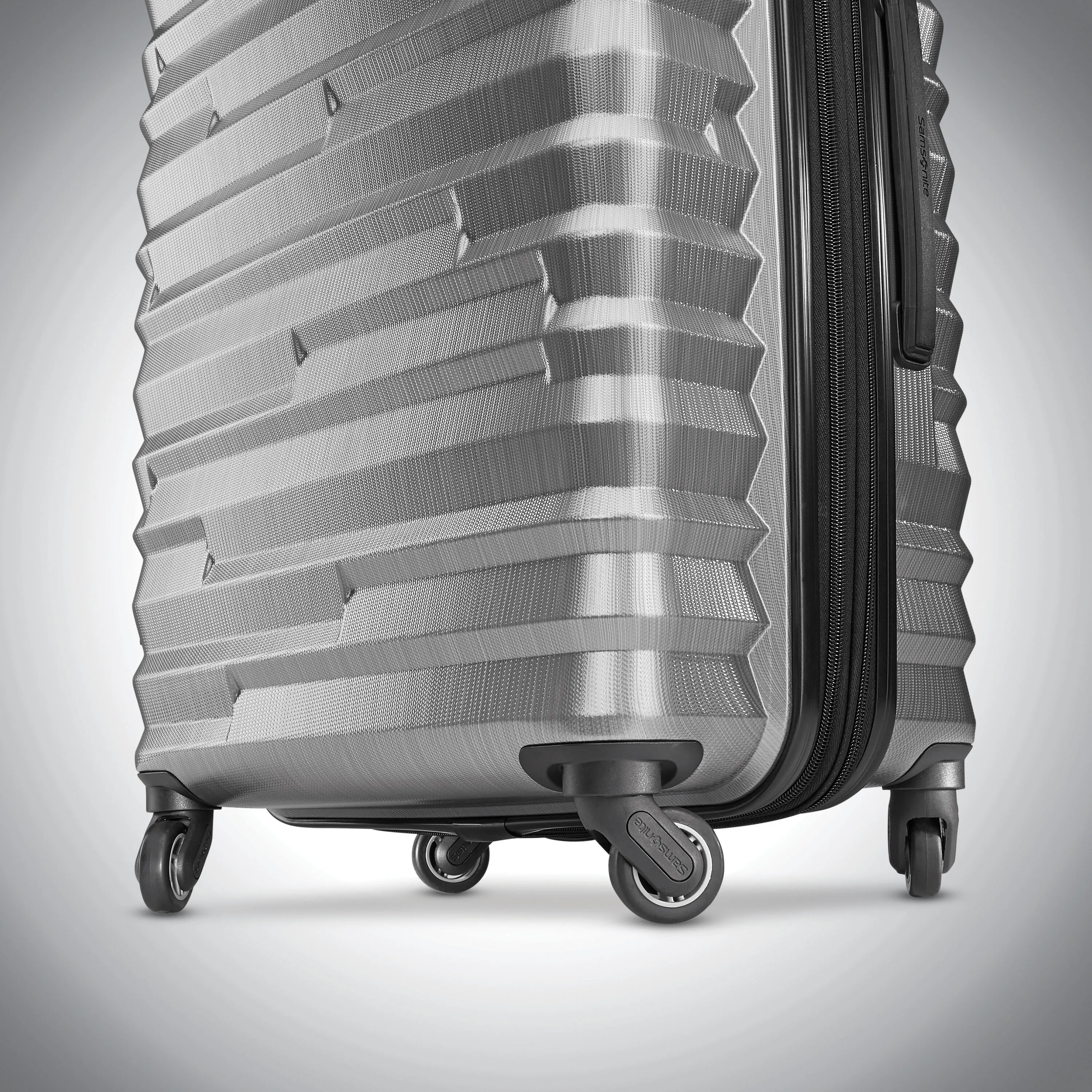 Samsonite Ziplite 4.0 Spinner Carry-On